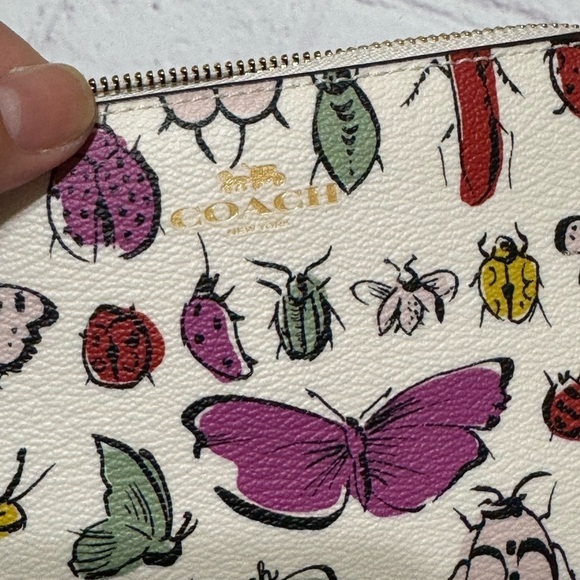 COACH Corner Zip Wristlet Signature Canvas With butterflies & critters Print NWT - Picture 6 of 9